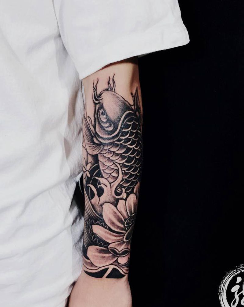 鱼纹身图片_手臂新传统纹身图案