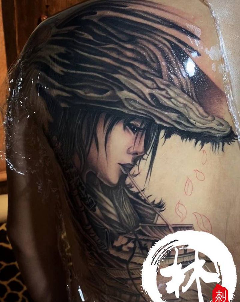 无名侠女纹身图片_背部新传统纹身图案