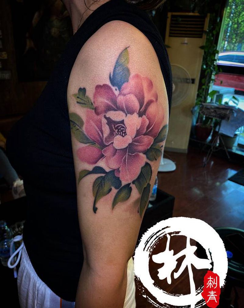 牡丹纹身图片_手臂水彩新传统纹身图案