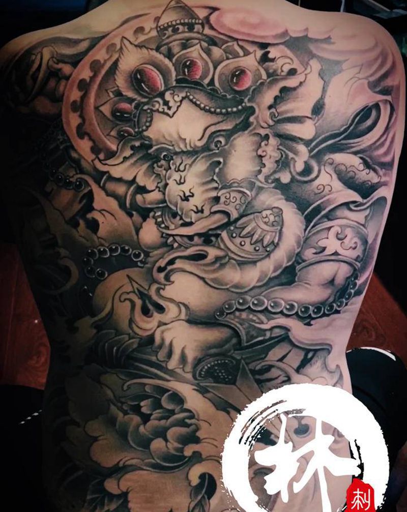 象神纹身图片_背部新传统纹身图案