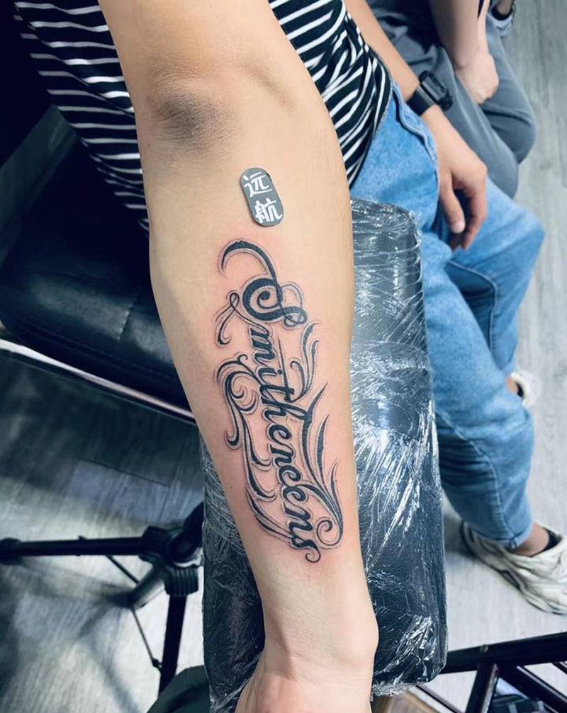 花体英文纹身图片_手部手臂花体字纹身图案