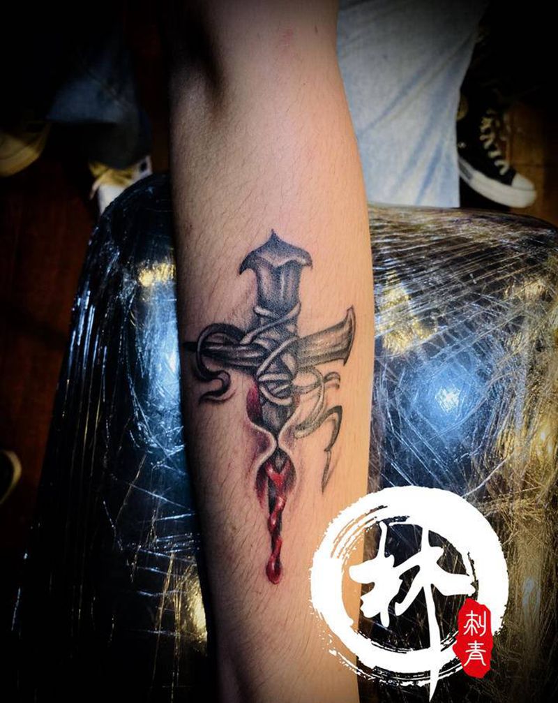 十字架纹身图片_手臂新传统纹身图案