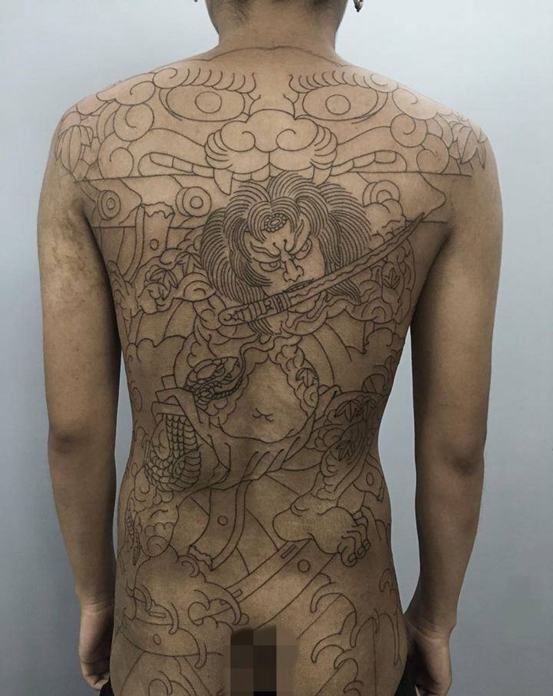 张顺破水门纹身图片_背部纹身图案