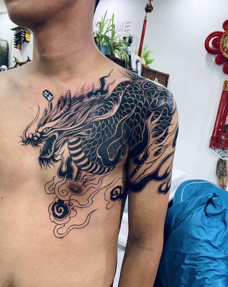 杨阳同款麒麟纹身纹身图片_胸部肩部老传统纹身图案