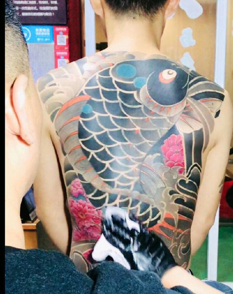 无锡长安林刺青 遮盖纹身图片_背部老传统纹身图案