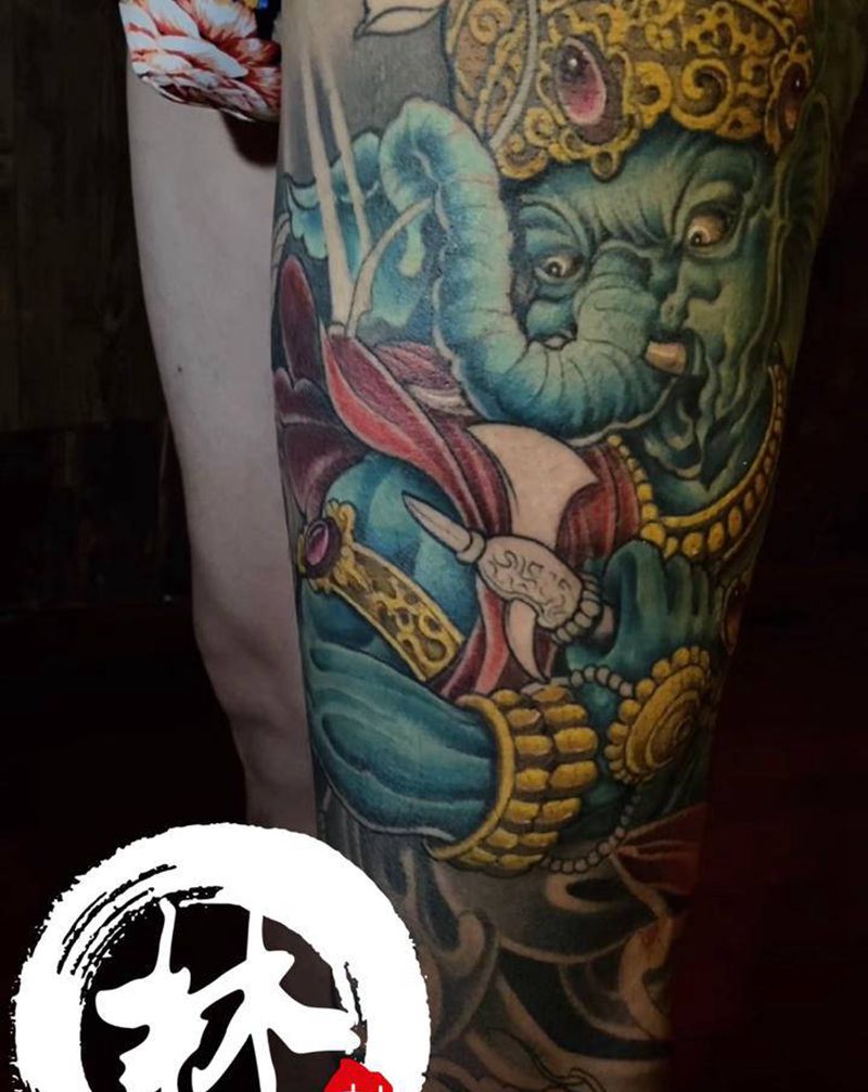 象神纹身图片_腿部新传统纹身图案