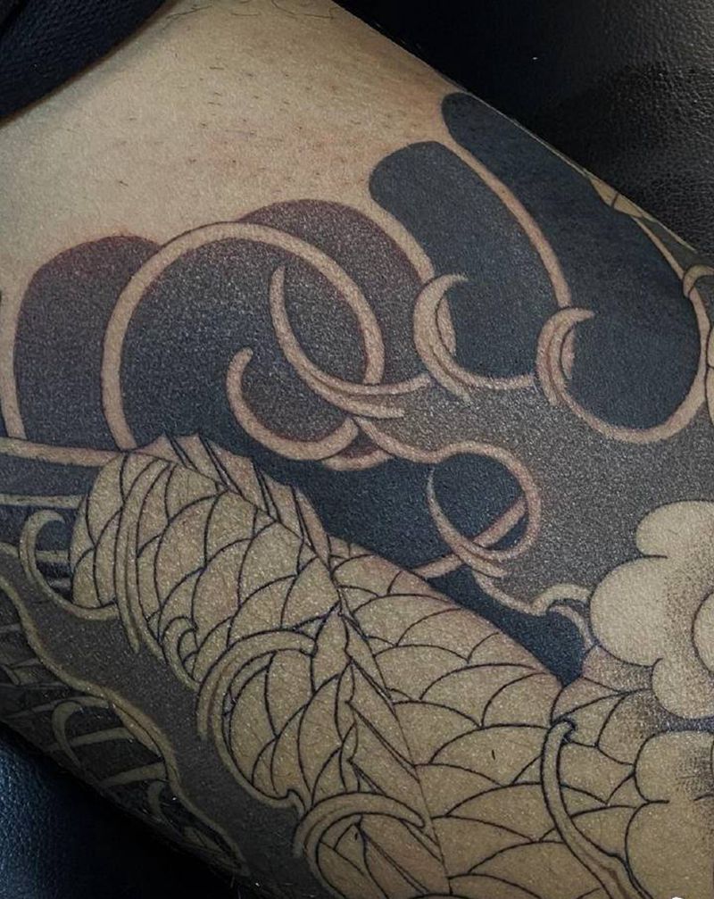 雾纹身图片_腿部老传统纹身图案