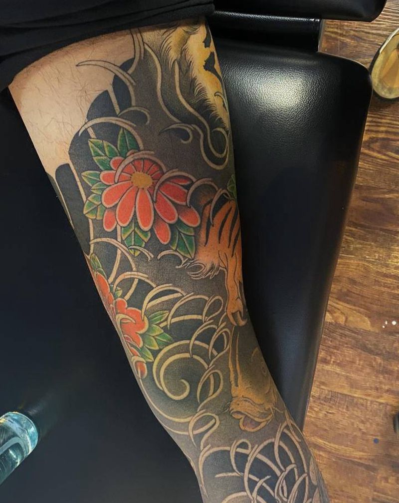 花腿纹身图片_腿部老传统纹身图案