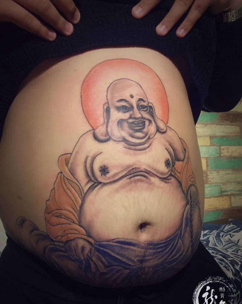 哈哈佛纹身图片_腹部新传统纹身图案