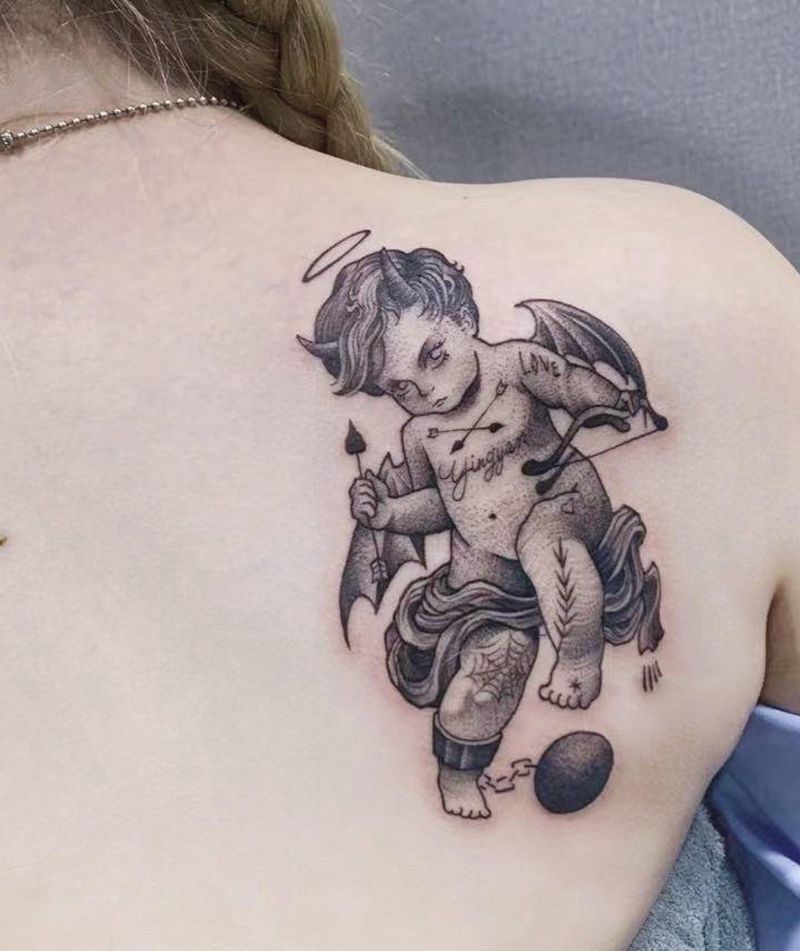 丘比特纹身图片_肩部点刺纹身图案