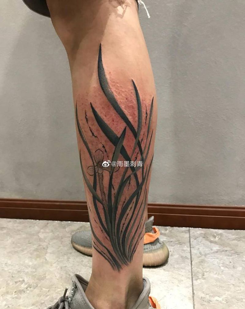 兰花纹身图片_腿部脚部水墨新传统纹身图案
