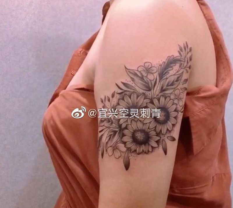 素花纹身图片_手臂纹身图案