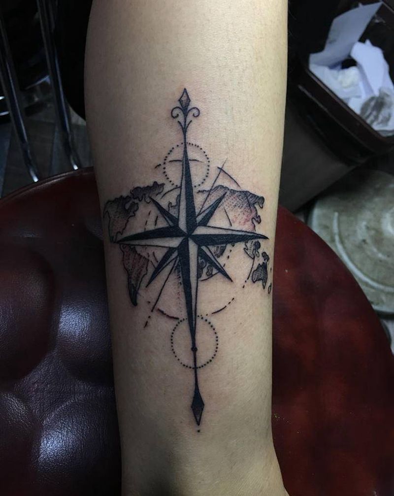 指南针纹身图片_手臂几何纹身图案