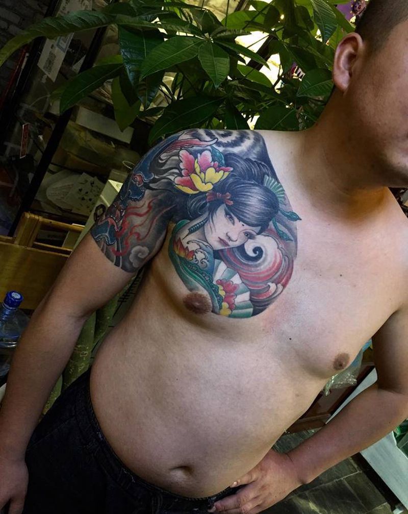 般若艺伎纹身图片_胸部新传统纹身图案