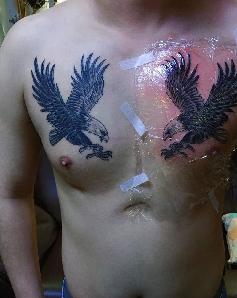 鹰纹身图片_胸部新传统纹身图案