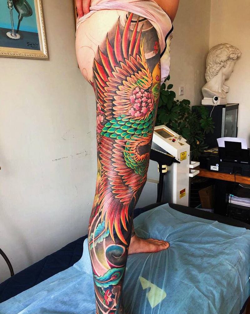 彩凤呈祥纹身图片_腿部新传统纹身图案