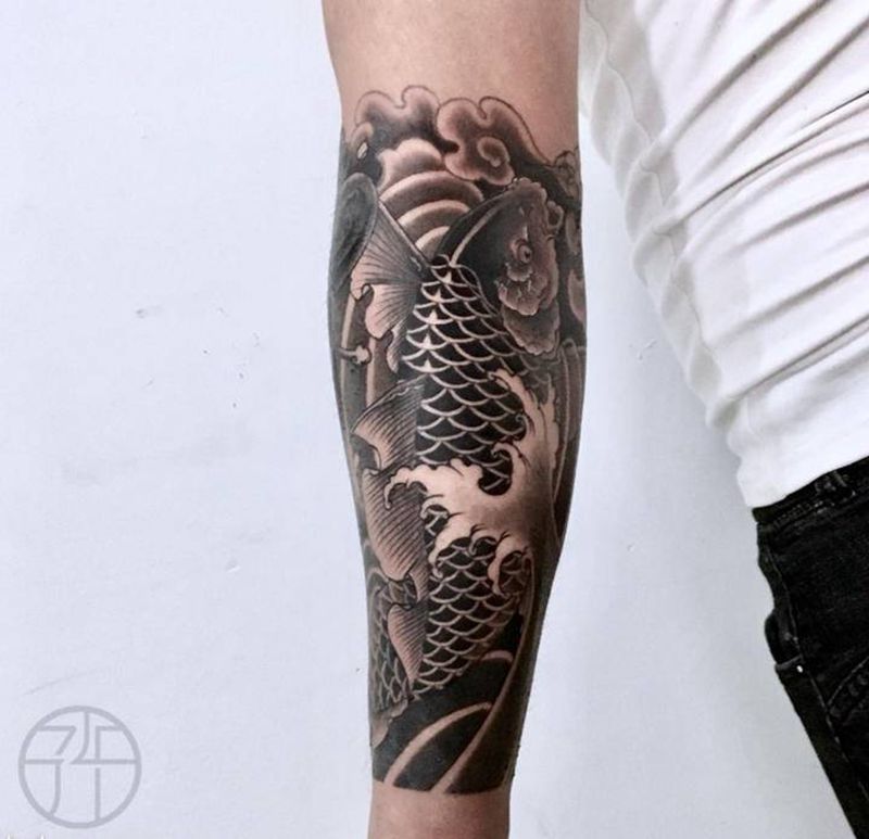 鲤鱼纹身图片_手臂纹身图案