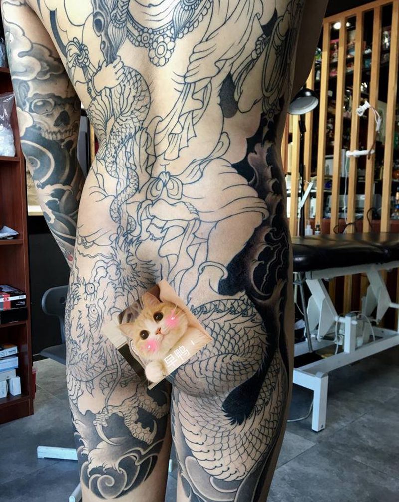 满背不动(未完纹身图片_背部纹身图案