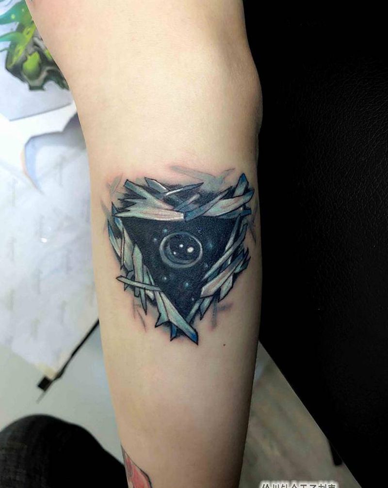 上帝之眼纹身图片_手臂New School纹身图案