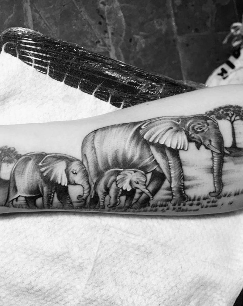 大象纹身图片_手臂纹身图案