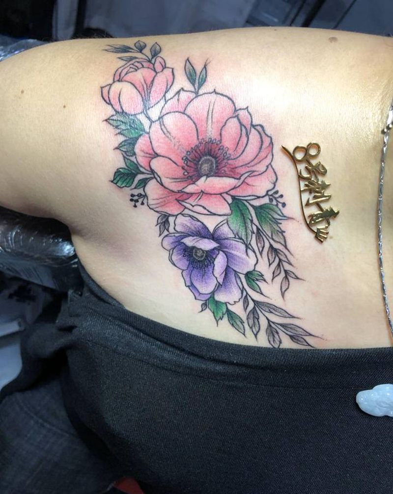 花纹身图片_胸部新传统纹身图案