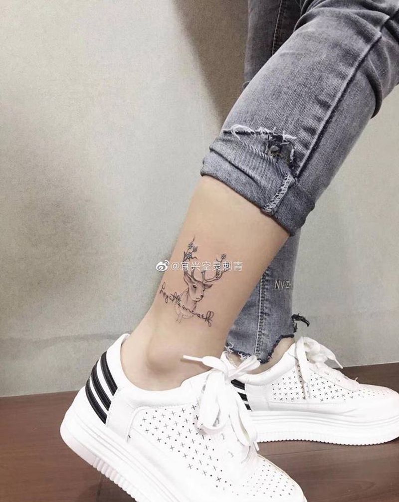 小鹿纹身图片_腿部纹身图案