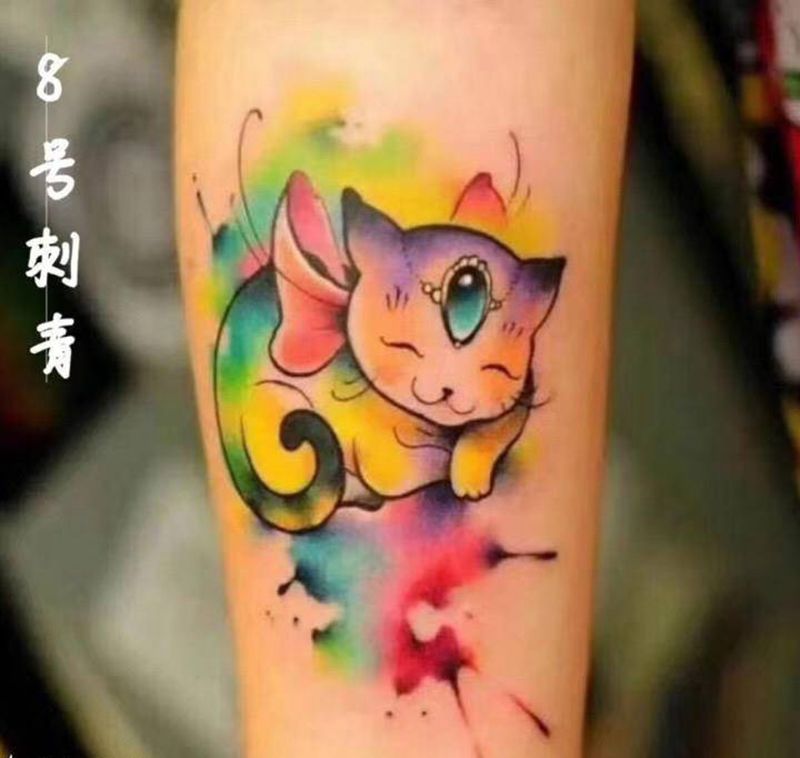 招财猫纹身图片_肩部新传统纹身图案