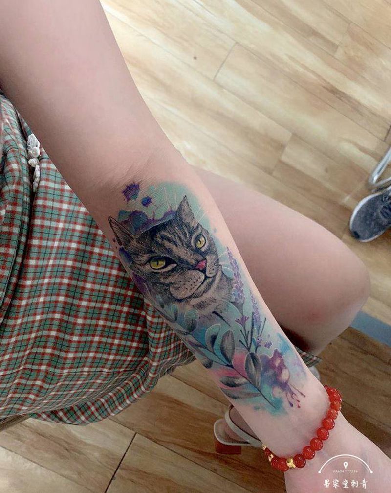 猫纹身图片_手臂水彩纹身图案