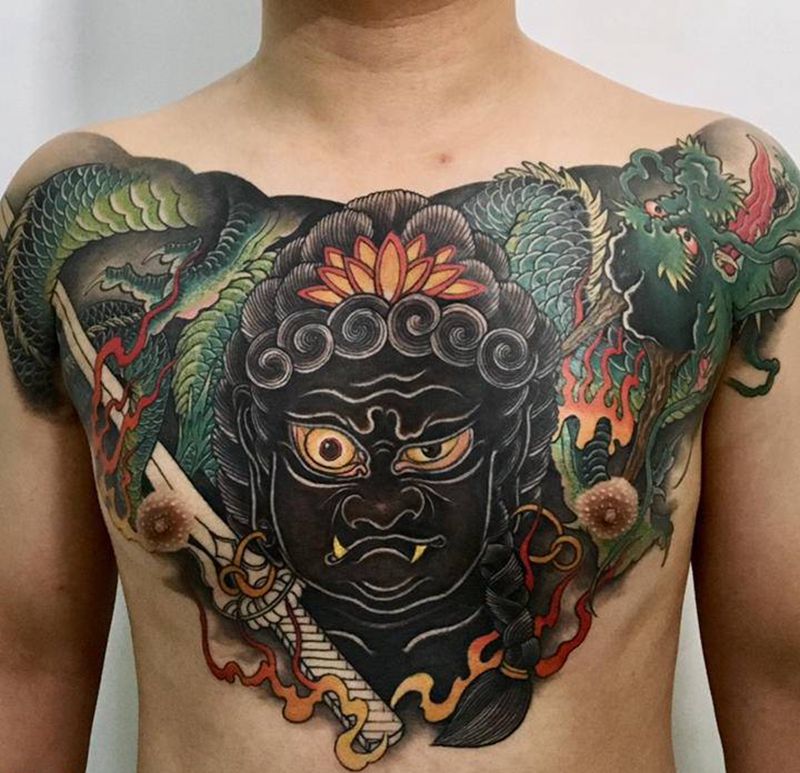 不动明王纹身图片_胸部纹身图案