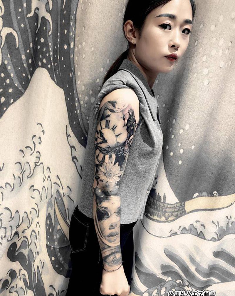 美女花臂 未完成纹身图片_手臂欧美写实纹身图案