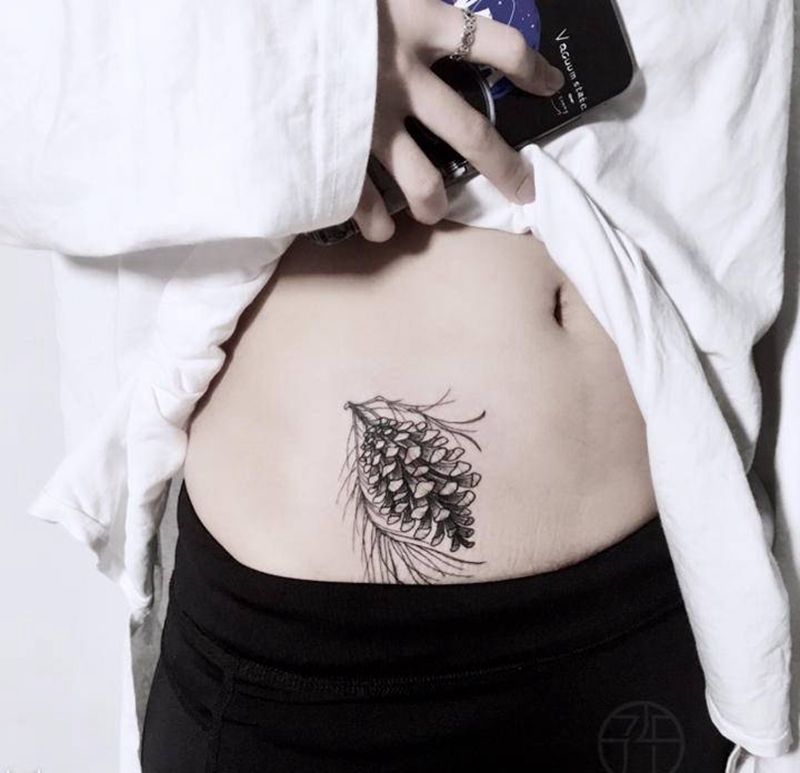 松果纹身图片_腹部纹身图案