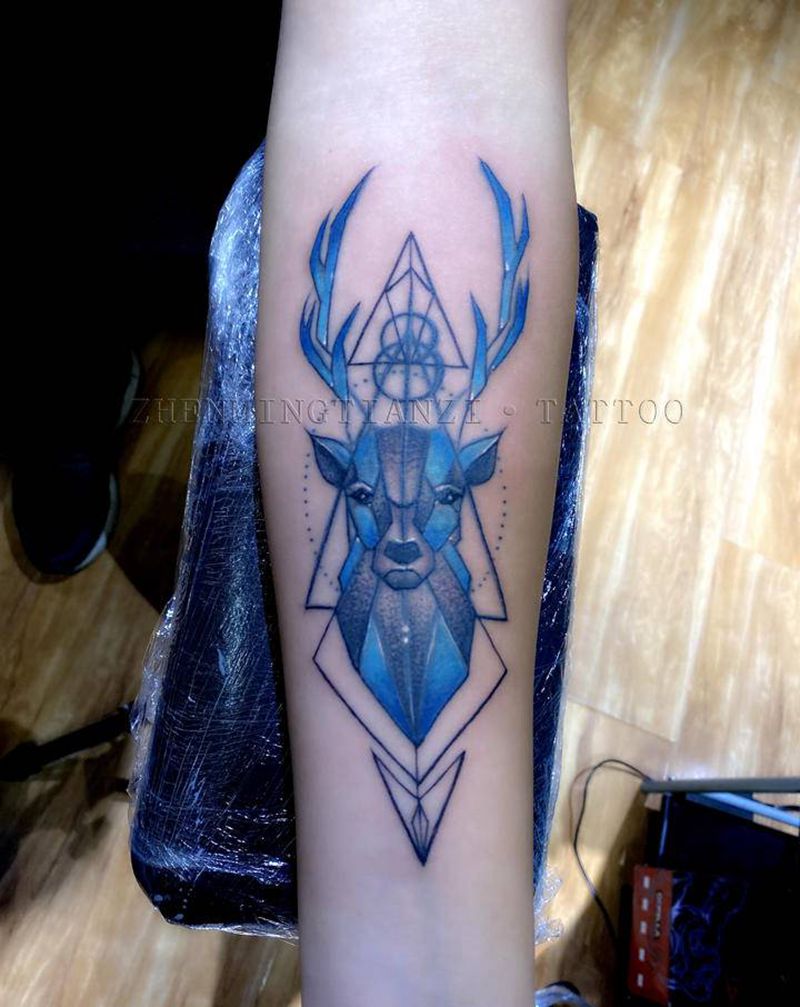 修改纹身图片_手臂点刺纹身图案