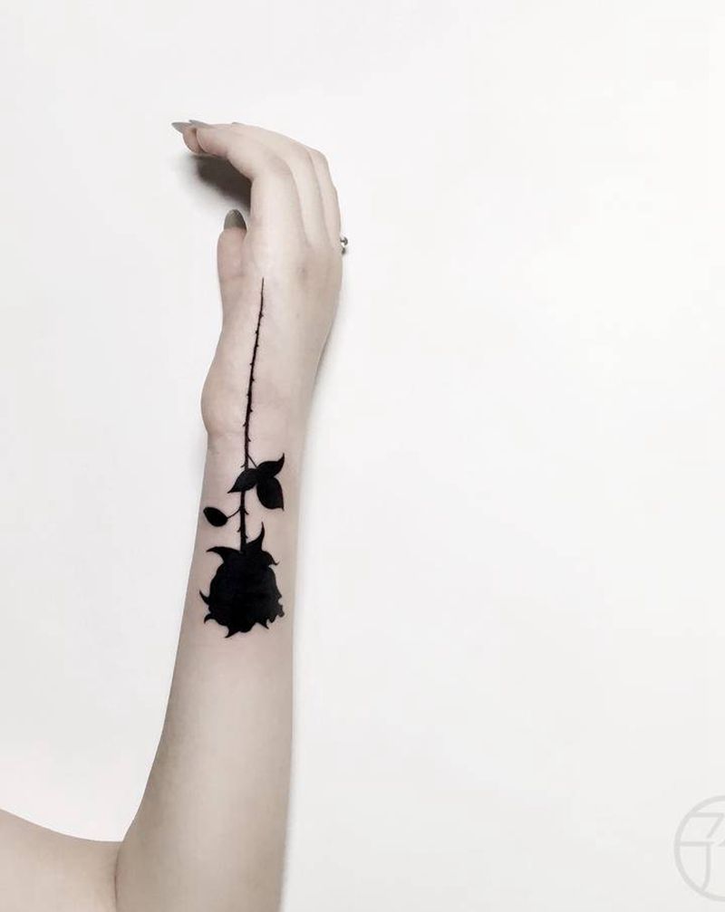 玫瑰花纹身图片_手臂纹身图案