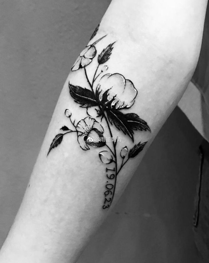 木棉花纹身图片_手部手臂Old School新传统纹身图案