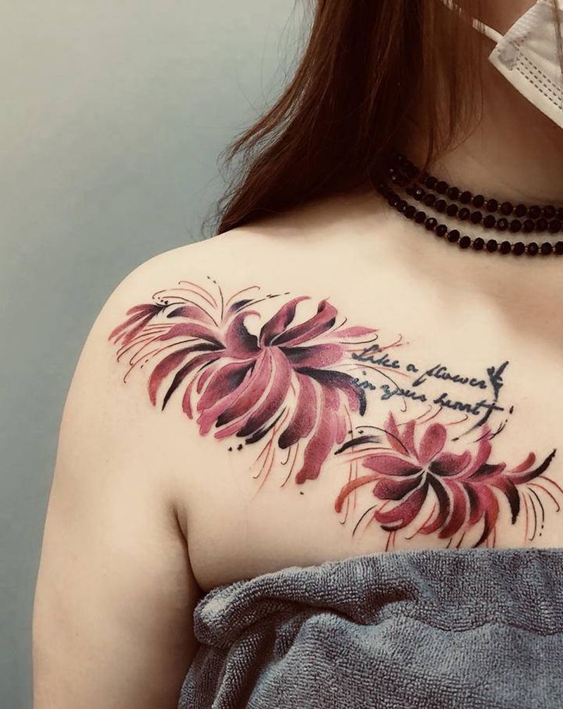 彼岸花纹身图片_胸部纹身图案