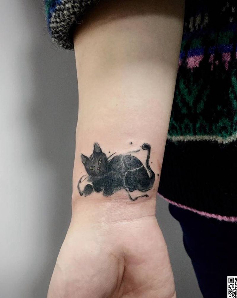 猫遮盖纹身图片_手臂纹身图案