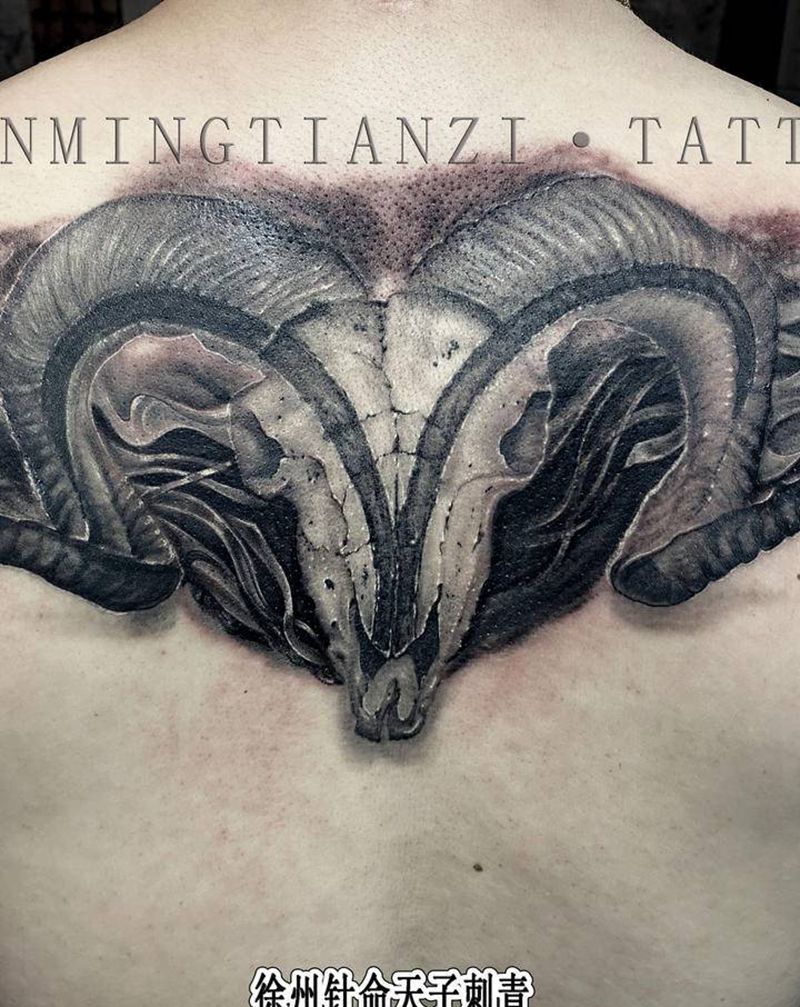 羊头纹身图片_背部欧美写实纹身图案