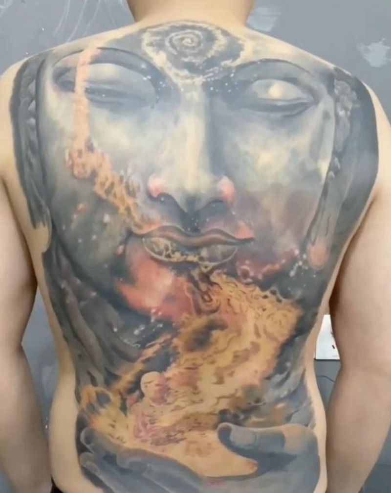 写实佛纹身图片_背部纹身图案