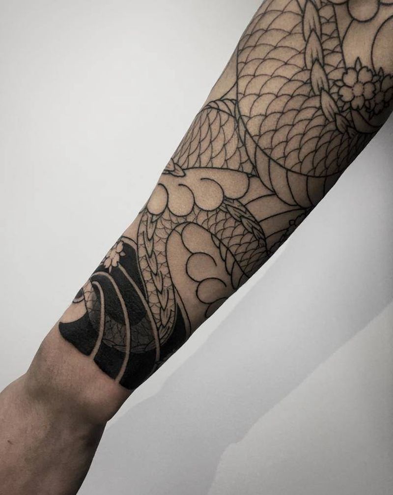 龙纹身图片_手臂老传统纹身图案