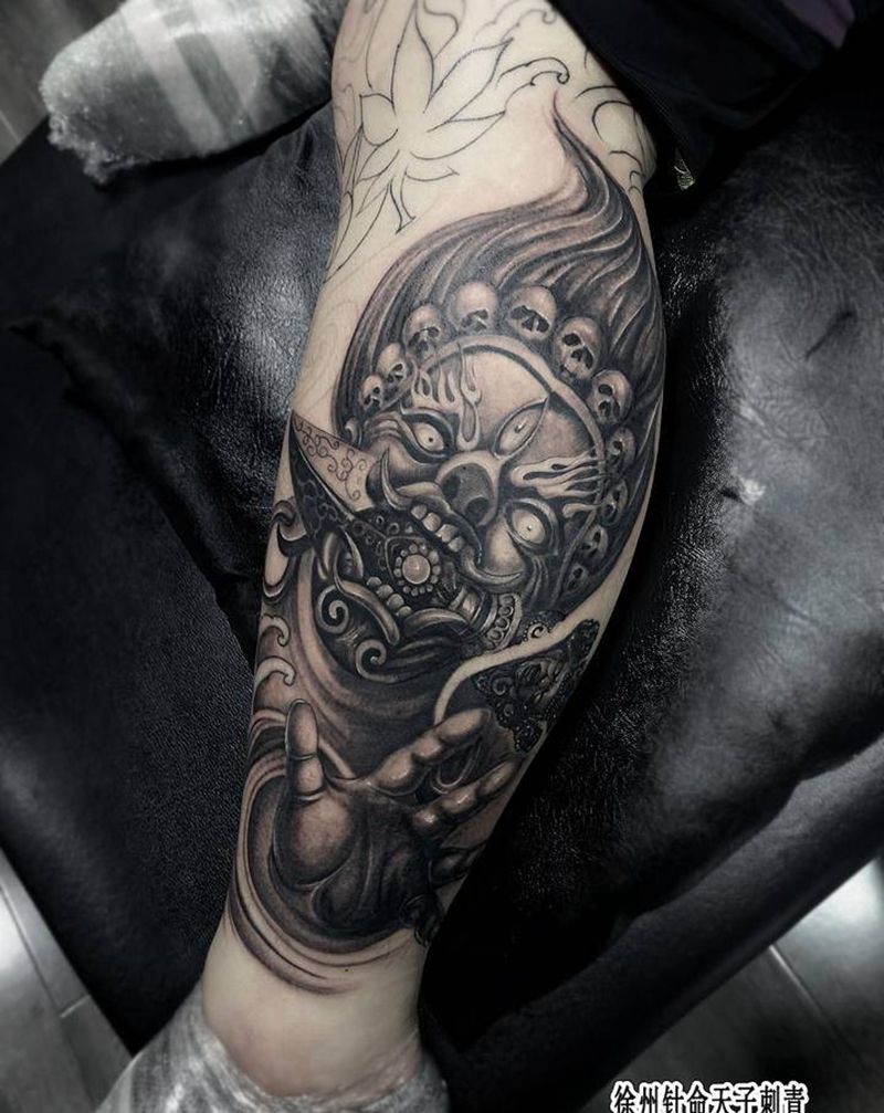 大黑天纹身图片_腿部新传统纹身图案