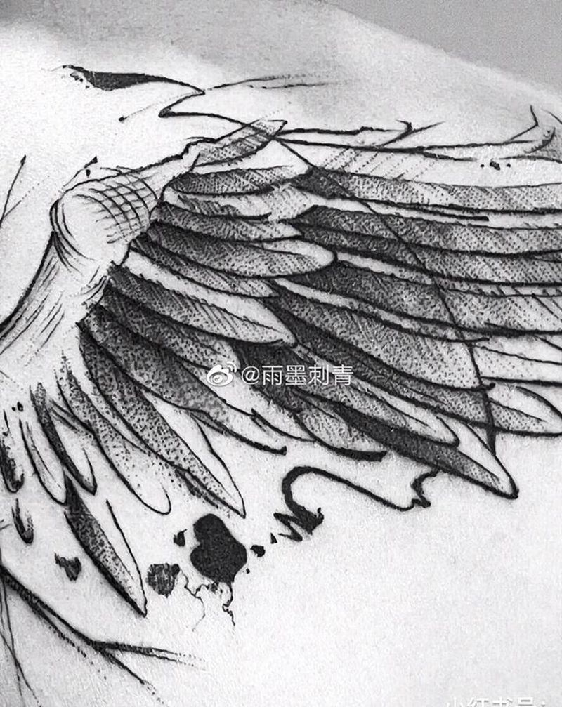 翅膀纹身纹身图片_肩部背部图腾几何纹身图案