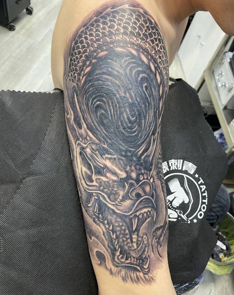 龙遮盖狼头纹身图片_肩部纹身图案