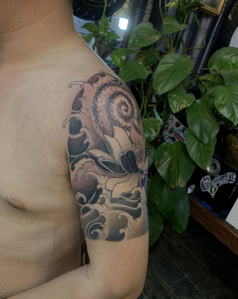 荷花纹身图片_手臂纹身图案