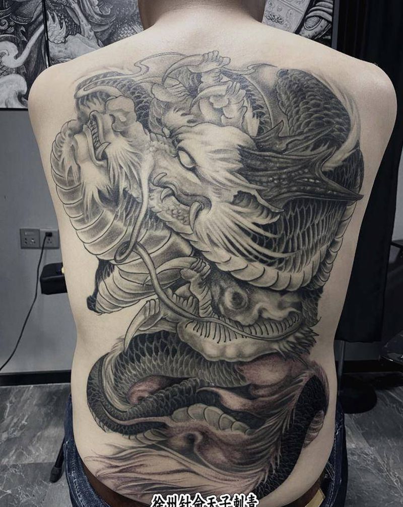 未完成 龙纹身图片_背部新传统纹身图案