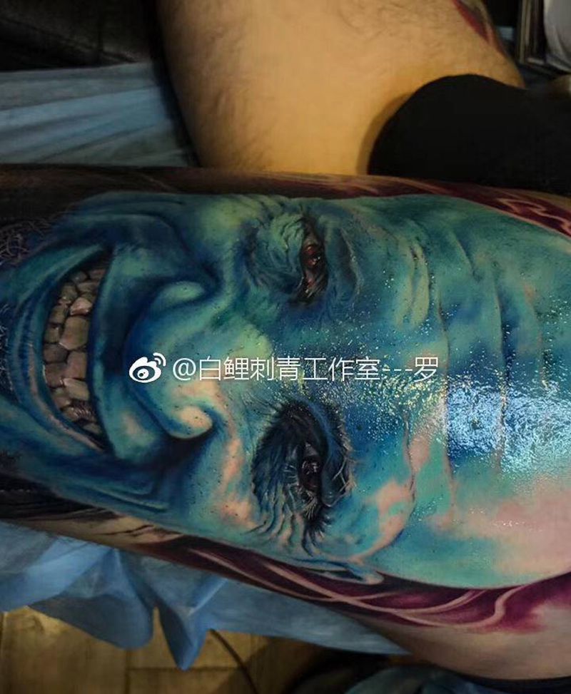 勇度纹身图片_腿部欧美写实纹身图案