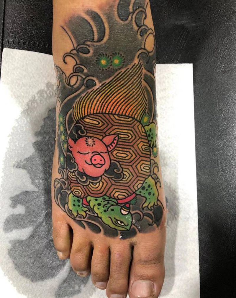 脚背龙龟纹身图片_脚部老传统纹身图案