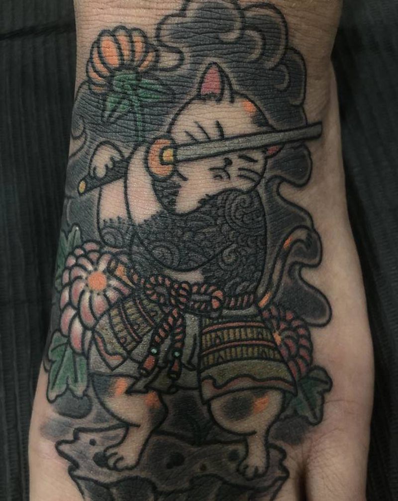 武士猫纹身图片_脚部腿部老传统纹身图案