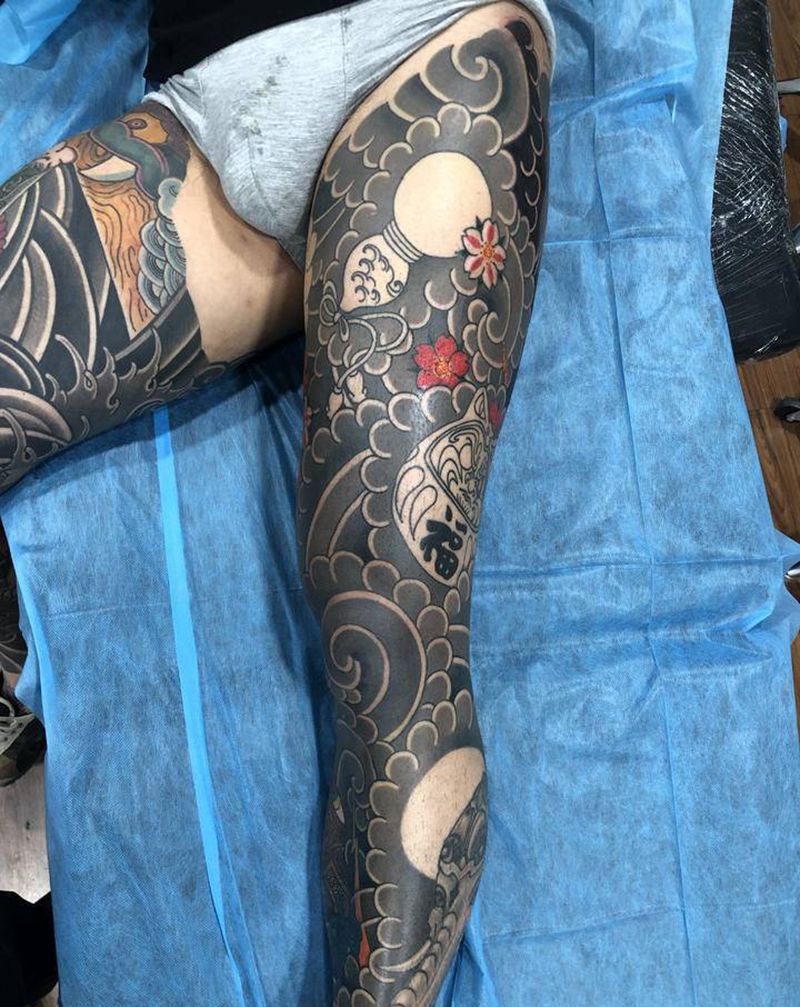 日式花腿纹身图片_腿部脚部老传统纹身图案