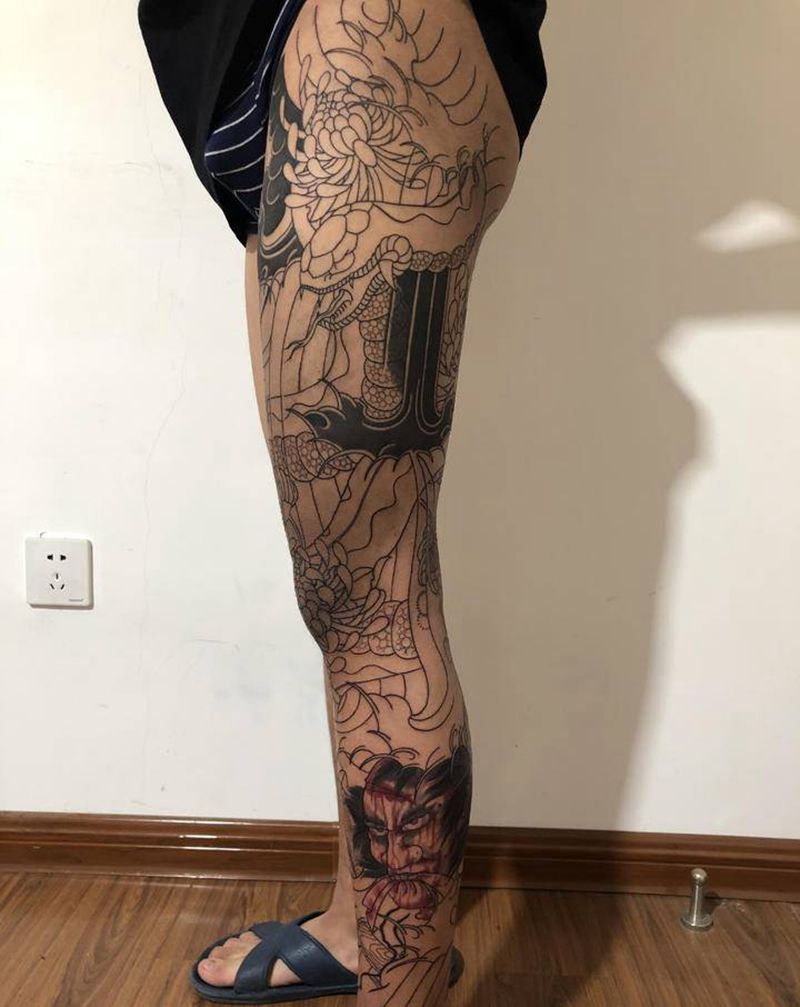 日式花腿蛇纹身图片_腿部臀部老传统纹身图案