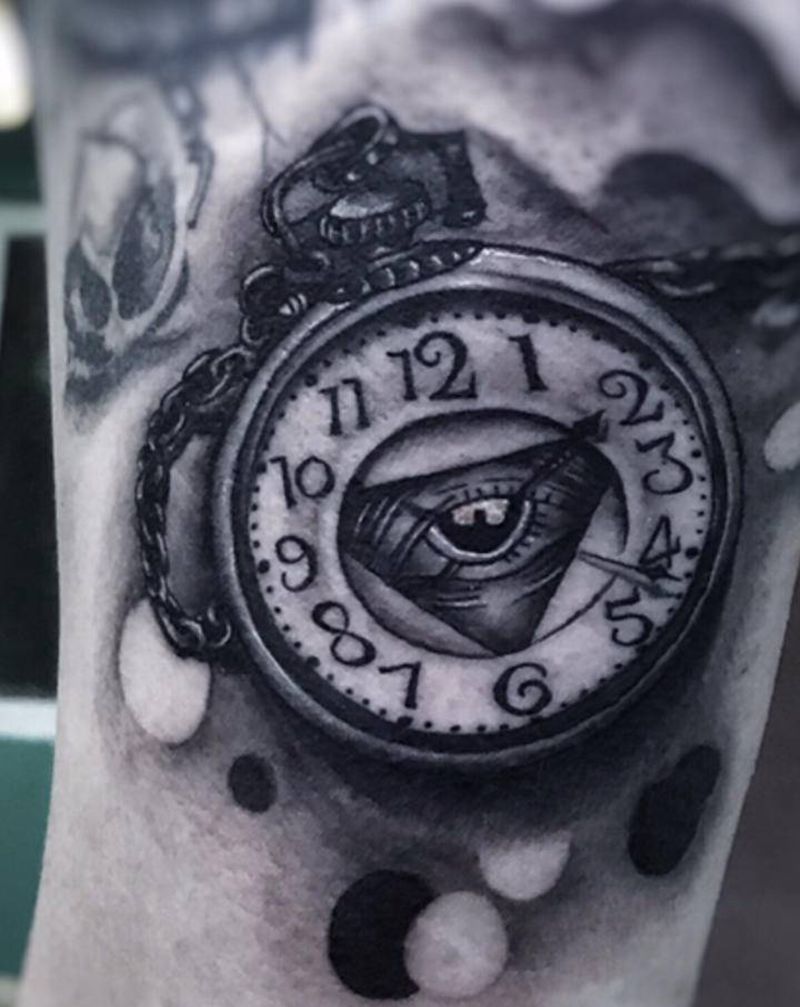 钟表纹身图片_手臂欧美写实钟表纹身图案